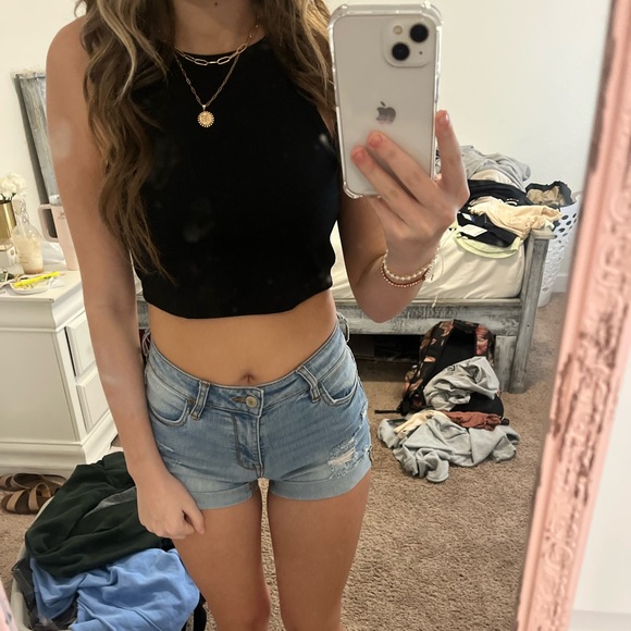 black crop top! - Picture 2 of 5